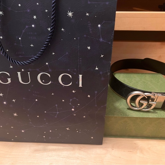 Reversible Gucci belt: Black & patterned. Size 32-36". Effortlessly switch style - Picture 5 of 5